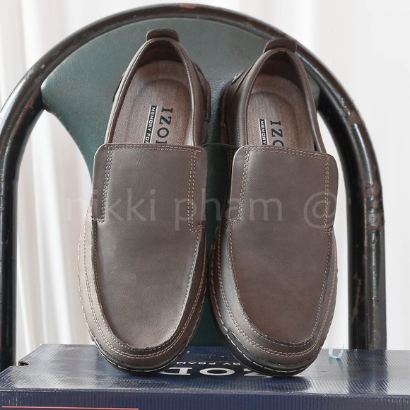 IZOD Memory Foam Flexible LightWeight Loafer - Picture 1 of 5